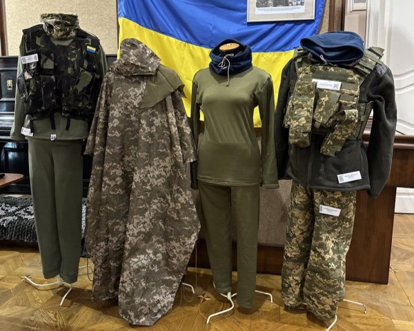 Волонтерський крафт стане частиною експозиції про війну в краєзнавчому музеї Кропивницького. ФОТО