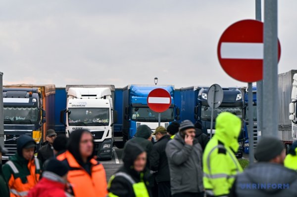 “Зернова” блокада кордону: Україна – заручниця політичних процесів у Польщі та ЄС