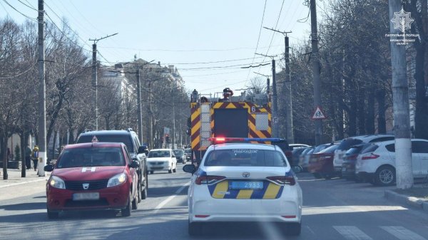 Сімох водіїв, які не поступились дорогою рятувальникам, оштрафували у Кропивницькому (ФОТО)