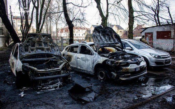 
У Києві біля багатоповерхівки виявлено бойову частину ракети Х-101: фото, відео
