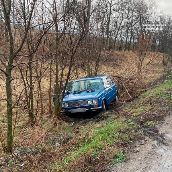 Вантажівка зіткнулася з легковиком неподалік Кропивницького (ФОТО)