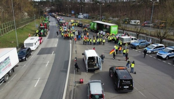 Протест польських фермерів на кордоні з Німеччиною - на дорогах утворилися великі затори