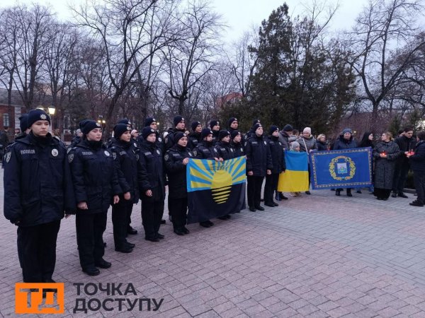 Роковини удару по драмтеатру в Маріуполі: у Кропивницькому вшанували пам'ять жертв трагедії (ФОТО)