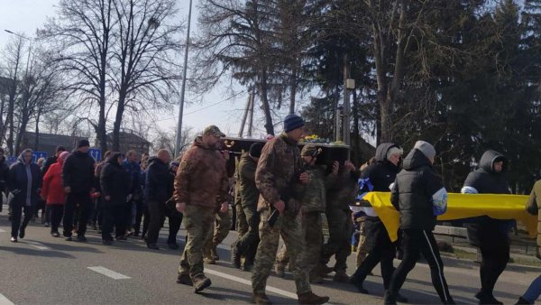 У селі на Кіровоградщині попрощались з військовим, батьком трьох дітей,  який загинув на Донеччині