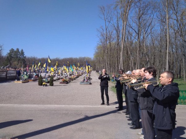 У Кропивницькому попрощалися з військовим, який вважався зниклим безвісти