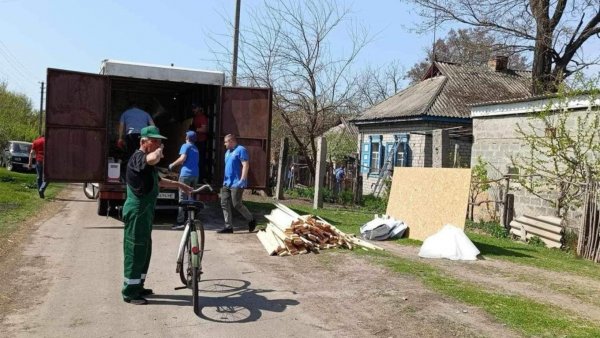Двом дітям надають меддопомогу, десять будинків пошкоджені: такими є наслідки обстрілу на Кіровоградщині (ФОТО)