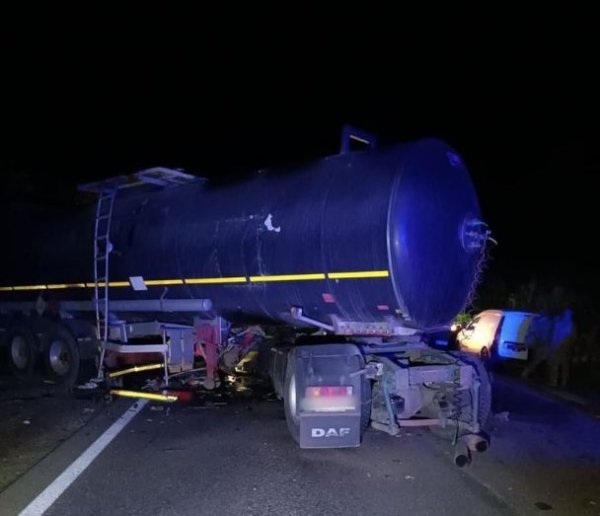 
На Одещині зіткнулися дві вантажівки: один з водіїв загинув (фото)
