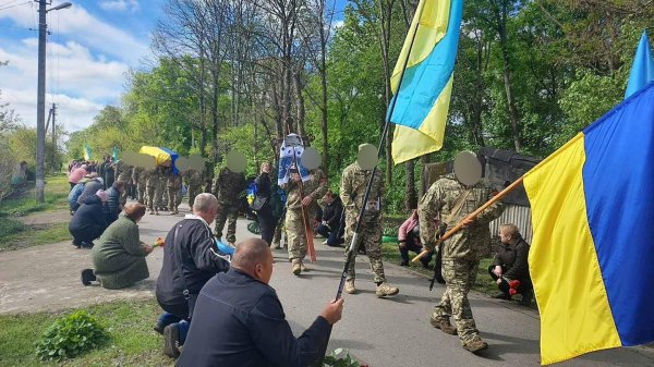 З військовими, які загинули на фронті, попрощались у двох громадах Кіровоградщини