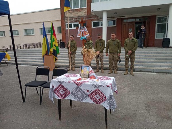 Загинув на Луганщині: у громаді на Кіровоградщині попрощались із солдатом