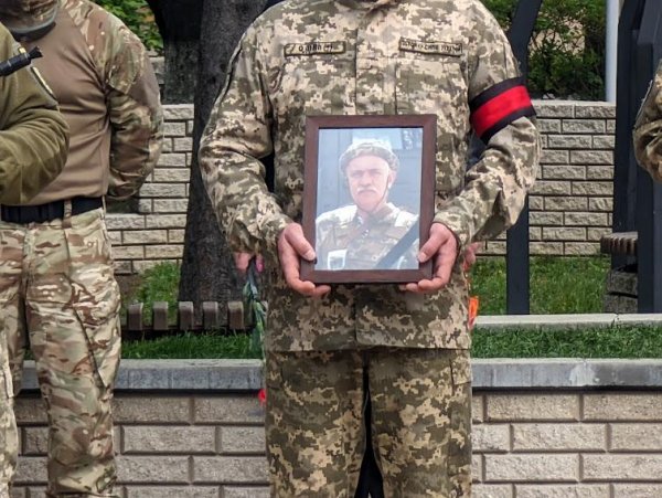Загинув 2 роки тому: у громаді на Кіровоградщині провели в останню путь військового, який боронив Маріуполь (ФОТО)