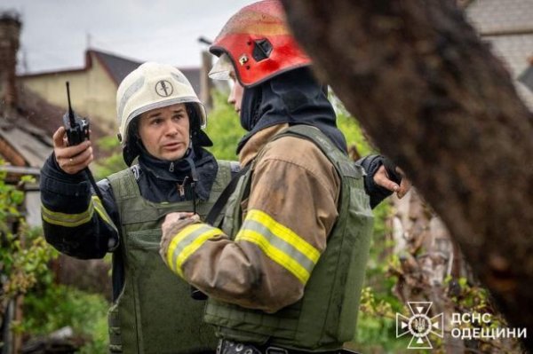 
ДСНС показала наслідки удару по Одесі (фото)
