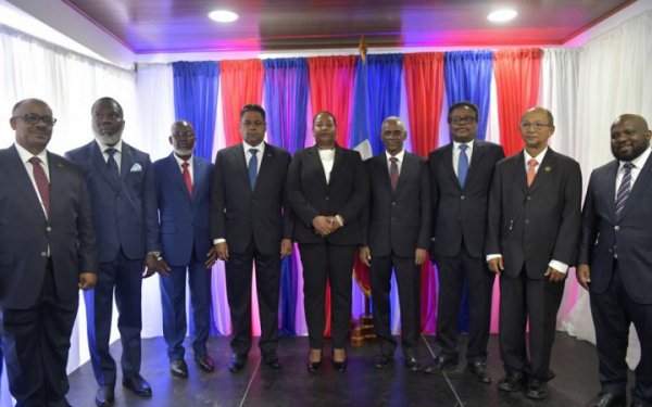 Перехідна рада Гаїті склала присягу, уряд тимчасово очолив міністр фінансів
                                