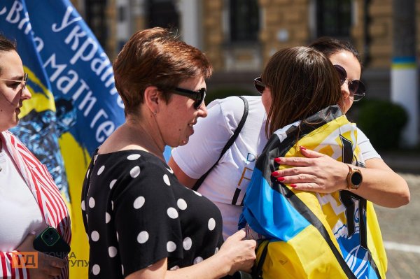 Акція на підтримку зниклих безвісти військових і полонених відбулась у Кропивницькому (ФОТОРЕПОРТАЖ)