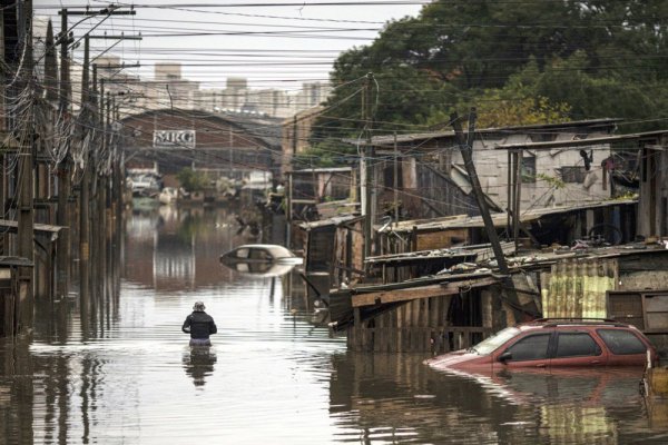 На південь Бразилії після недовгої перерви повернулися зливи
