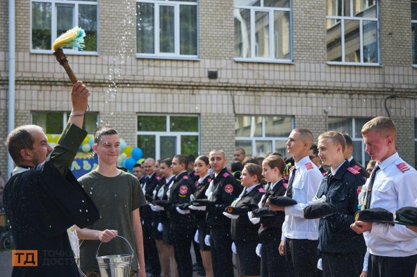 Свято останнього дзвоника відбулось у ліцеї "Сокіл" в Кропивницькому (ФОТОРЕПОРТАЖ)