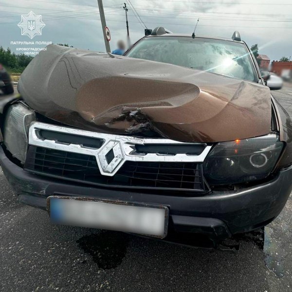 На виїзді з Кропивницького сталася ДТП: зіткнулися Dacia та Renault (ФОТО)