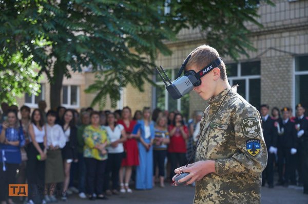 Свято останнього дзвоника відбулось у ліцеї "Сокіл" в Кропивницькому (ФОТОРЕПОРТАЖ)