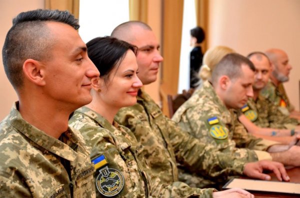 У Кропивницькому військовим вручили відзнаки (ФОТО)