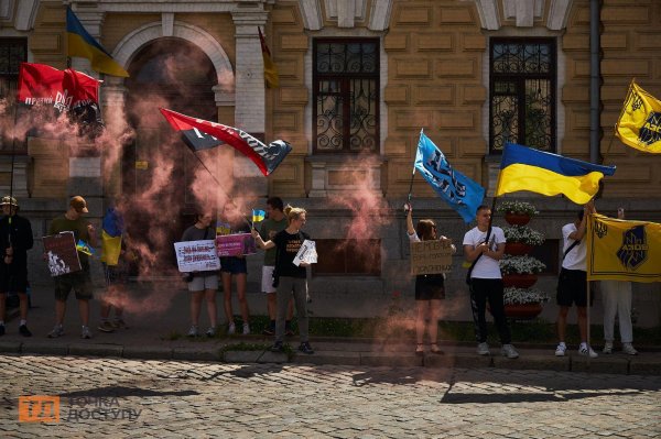 Акція на підтримку зниклих безвісти військових і полонених відбулась у Кропивницькому (ФОТОРЕПОРТАЖ)