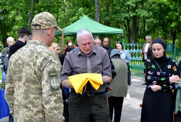 Загинули на Донеччині: у Кропивницькому попрощалися з двома захисниками (ФОТО)