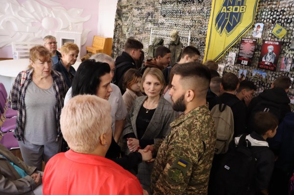 Загинув на "Азовсталі": в Олександрії відкрили виставку у пам'ять про військового