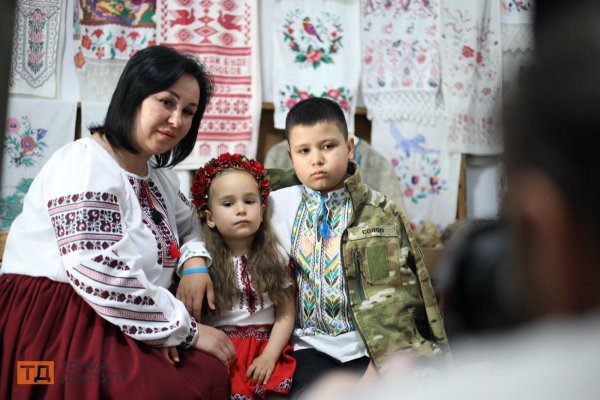 У Кропивницькому до Дня вишиванки для родин загиблих військових провели фотосесію (ФОТО)