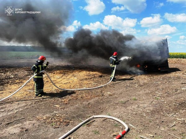 На Кіровоградщині горіла вантажівка