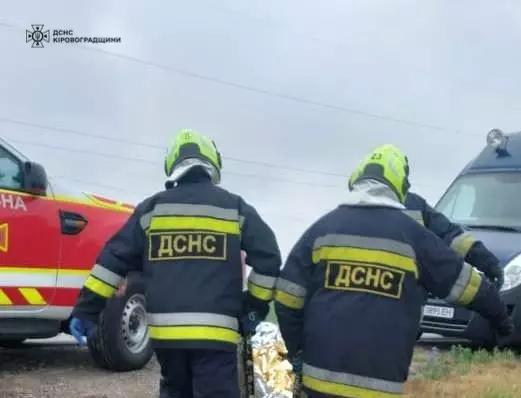 Одна людина загинула, п’ятеро отримали травми у ДТП на Кіровоградщині