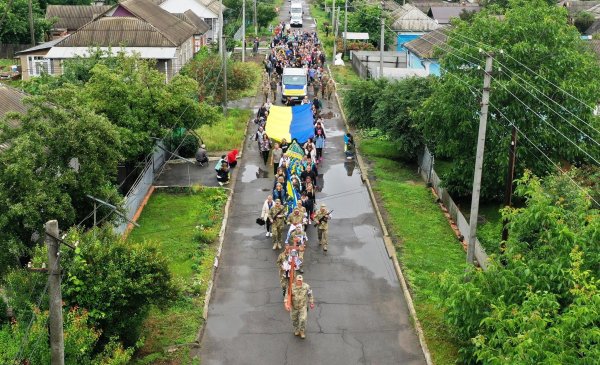 Загинув на Харківщині. У громаді на Кіровоградщині попрощалися з командиром взводу