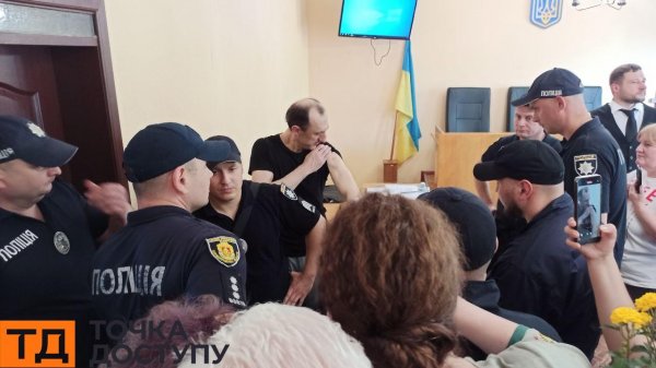 Суд у справі Романа Червінського в Кропивницькому: журналістів не пустили на допит свідка