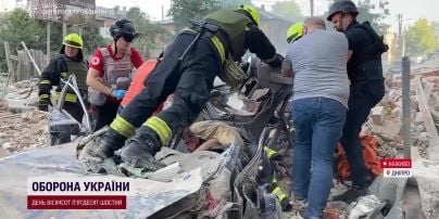 
На місці удару ворога у Дніпрі знайшли фрагменти тіла однієї людини: її особу встановлюють
