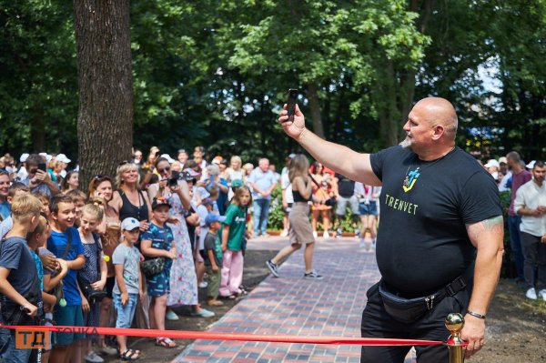 Кропивницький: у Дендропарку відкрили спортивний майданчик (ФОТОРЕПОРТАЖ)