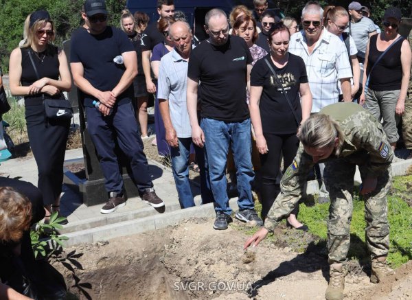 У громаді на Кіровоградщині попрощались із загиблим бійцем Олегом Кривим