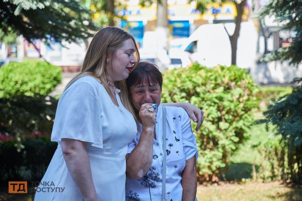 У Кропивницькому випускникам шкіл вручили медалі (ФОТОРЕПОРТАЖ)