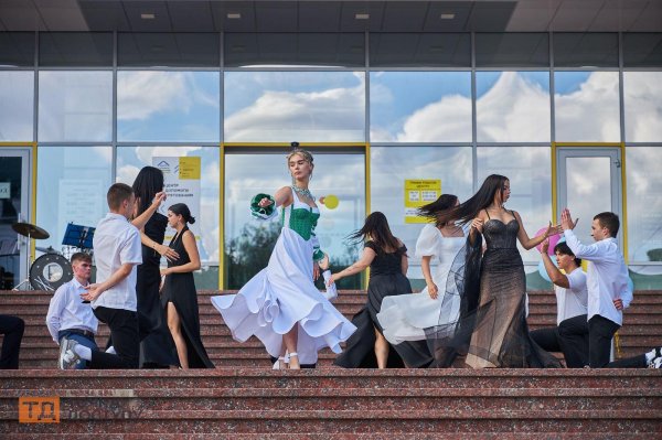 Фестиваль випускних вальсів вперше відбувся в Кропивницькому (ФОТОРЕПОРТАЖ)