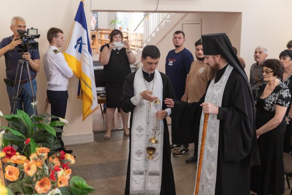 "Вони любили небо, тож просимо, щоб небо прийняло їх, як янголів": у Льотній академії вшанували полеглих воїнів (ФОТО)