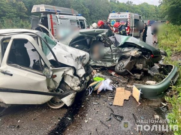 
Жахлива ДТП на Вінниччині: трагічно загинуло подружжя (фото)
