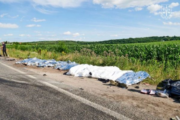 
ДТП із 14 загиблими на Рівненщині: що відомо про жертв аварії – прокуратура (фото)
