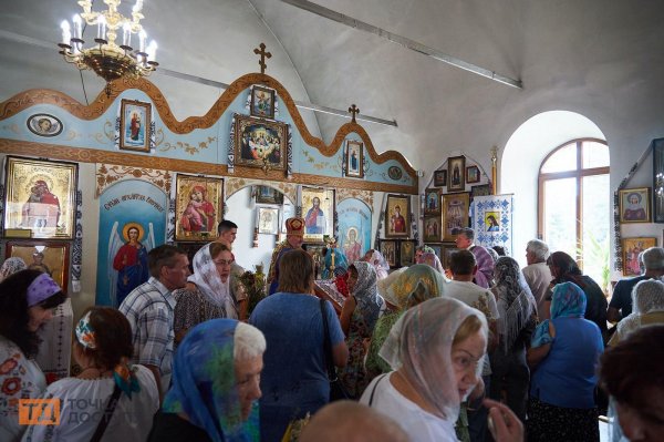 У Кропивницькому відзначили Медовий Спас. Фоторепортаж з храму Рівноапостольного князя Володимиpа