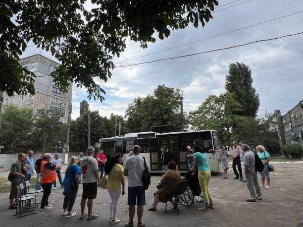 У Кропивницькому працівників "Електротрансу" вчили правильно перевозити людей з маломобільних груп населення