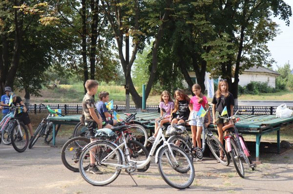 Велопробіг у пам’ять про загиблих військових провели в громаді на Кіровоградщині (ФОТО)