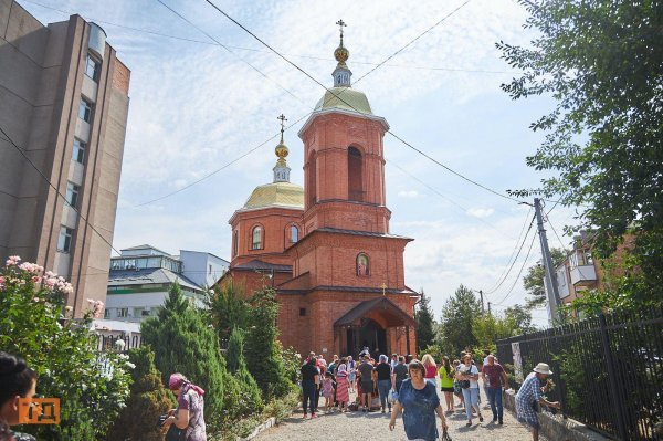 У Кропивницькому відзначили Медовий Спас. Фоторепортаж з храму Рівноапостольного князя Володимиpа