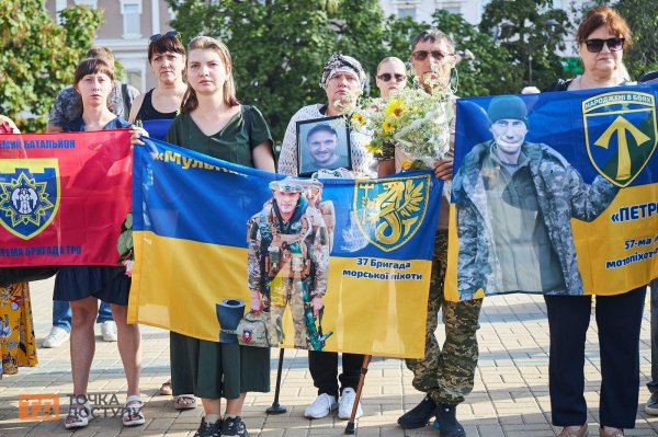 У Кропивницькому відзначили День пам’яті захисників України (ФОТОРЕПОРТАЖ)