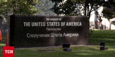 
"Інтенсивні консультації": сенатор США про постачання зброї до України
