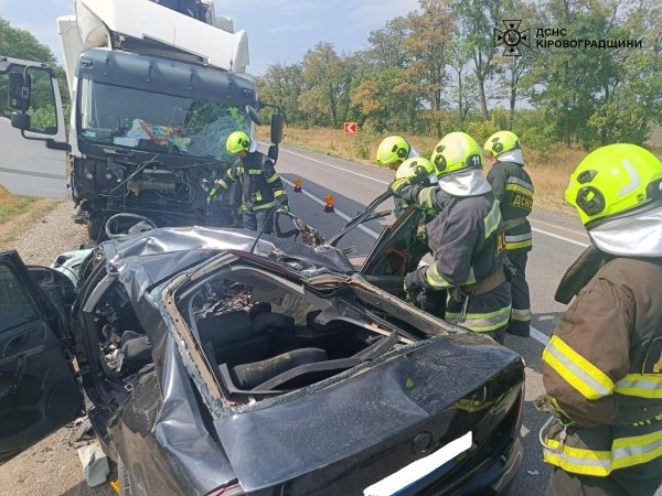 Двоє людей загинули у ДТП поблизу Олександрії