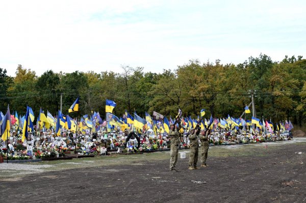 У Кропивницькому попрощалися з військовими Максимом Петріді та Олександром Хижевським