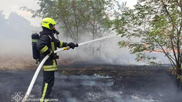 У селі в Кіровоградській області під час пожежі травмувалась жінка