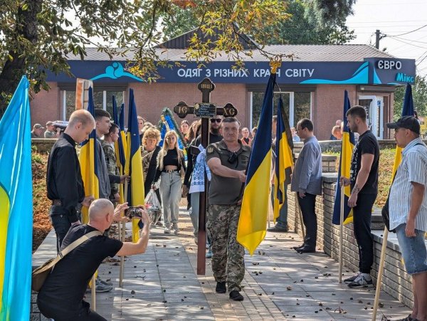 У громаді на Кіровоградщині попрощалися з 24-річним захисником (ФОТО)