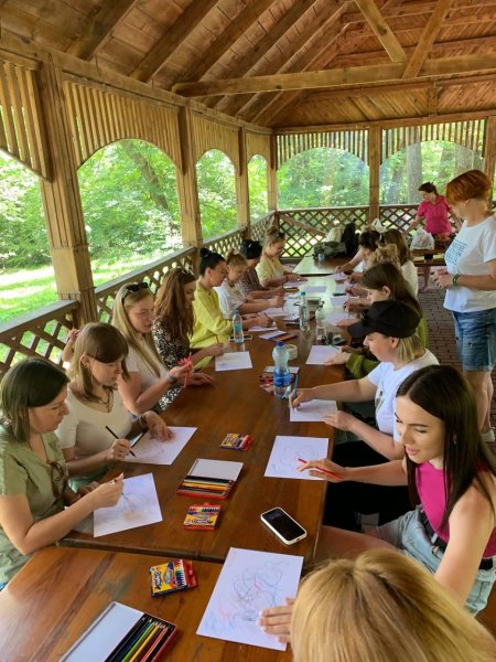 Знайшли підтримку і стали підтримкою іншим. У Кропивницькому реалізували проєкт "Бути почутими" для дружин військових