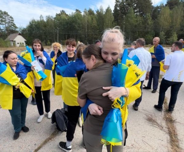 
Обмін полоненими: 49 українців повернулися додому
